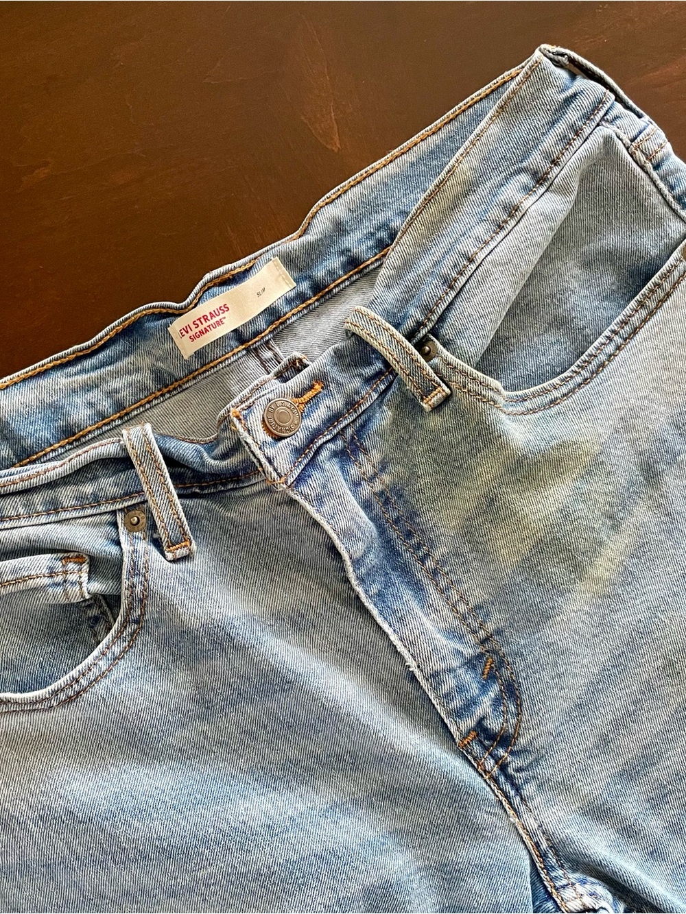 (32x30) Men’s Signature by Levi Strauss Light Blue Slim Straight Jeans